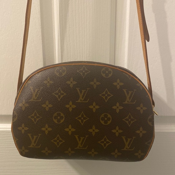 Authentic LOUIS VUITTON Monogram Blois M51221 LV Crossbody Bag Brown Canvas - Picture 1 of 5